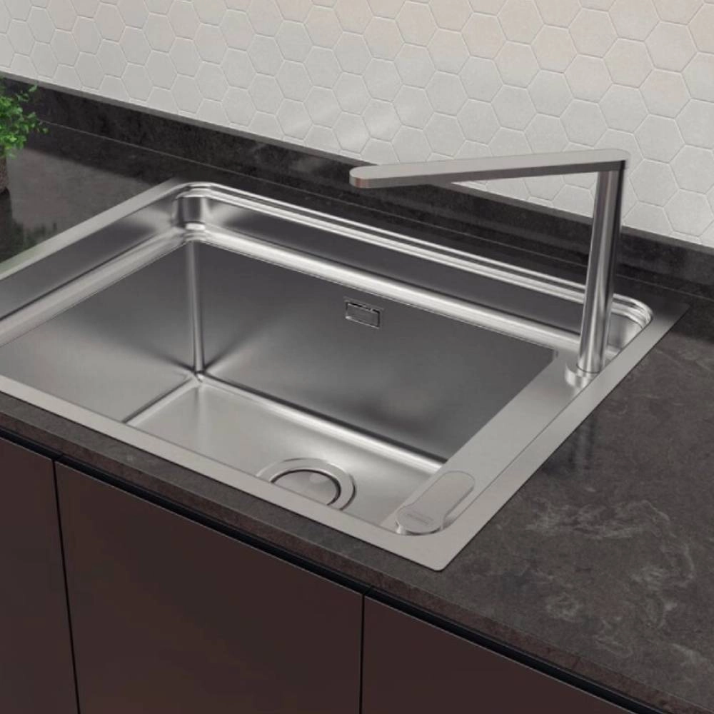 Cuba de Sobrepor Tramontina Design Collection Workstation Quadrum Deep 50 em Aço Inox com Válvula Ø 4 1/2" com escape e Monocomando Hidden