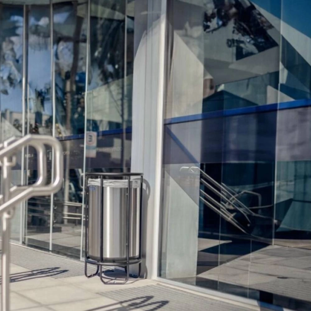 Lixeira Tramontina Cesena em Aço Inox com Acabamento Acetinado 65 L
