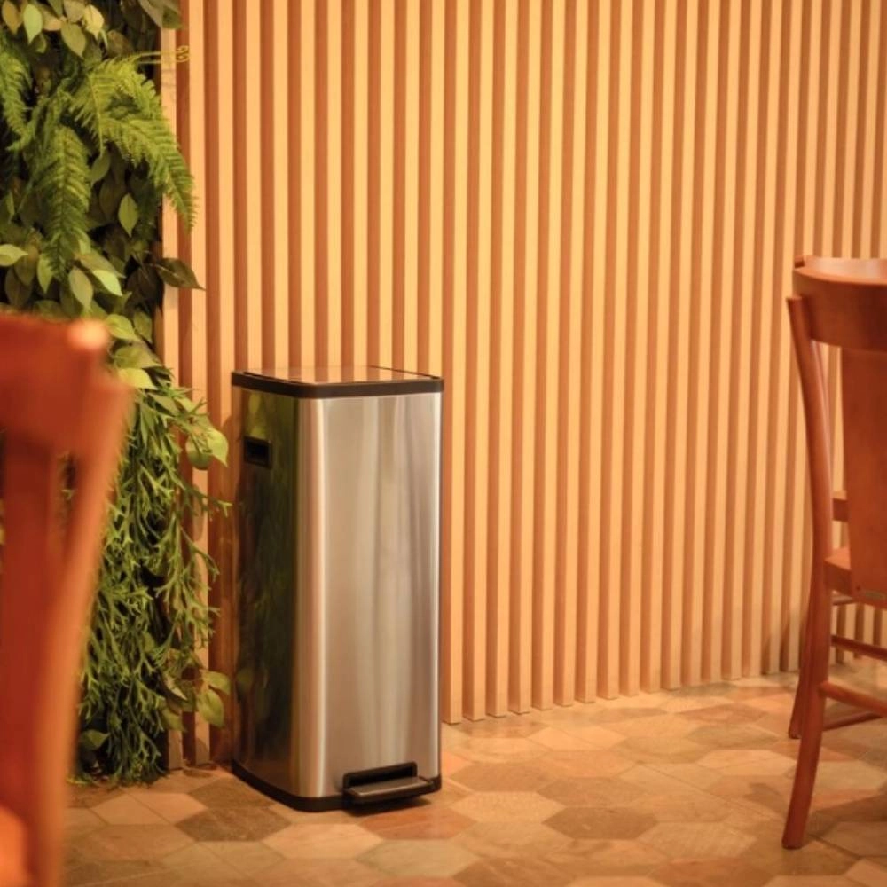 Lixeira Tramontina Octos em Aço Inox com Balde Removível e Pedal 20 L