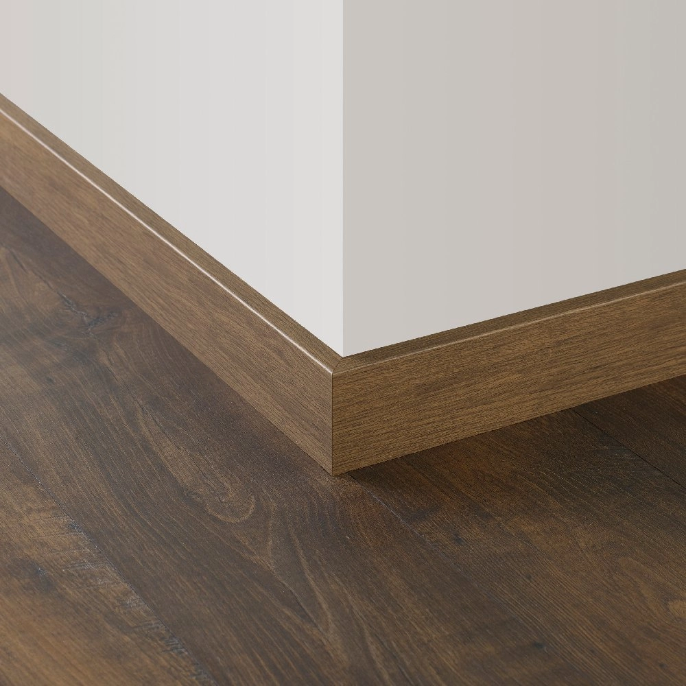 Rodapé Eligna Wide Quick Step Castanheiro Escuro Restaurado
