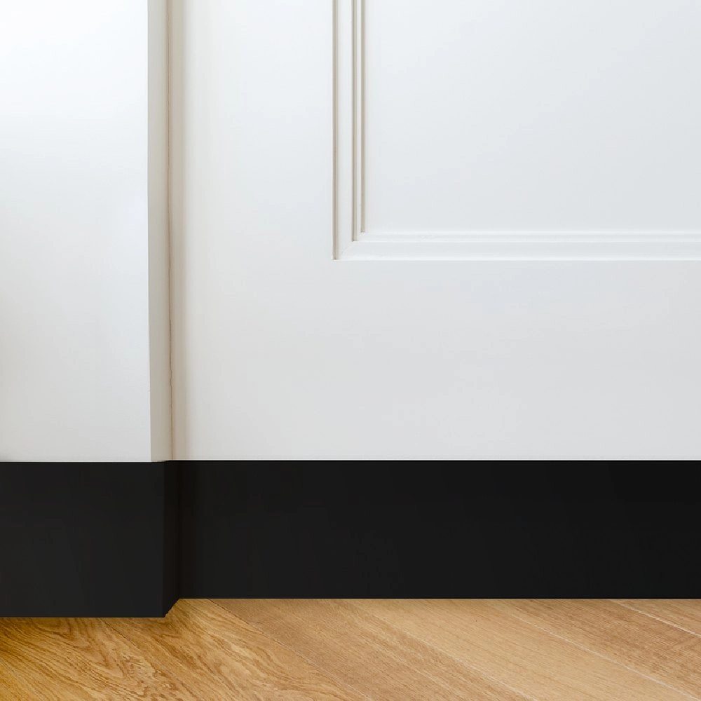 Ruffino Rodapé Poliestireno Preto Liso 10cmx240cm