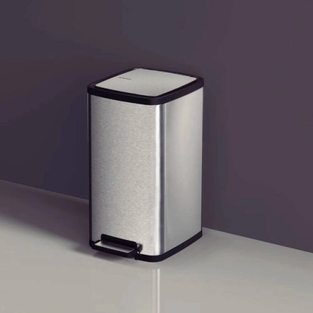 Lixeira Tramontina Octos em Aço Inox com Balde Removível e Pedal 15 L